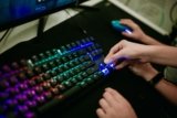 ¿Qué características debe tener un teclado RGB para gaming?